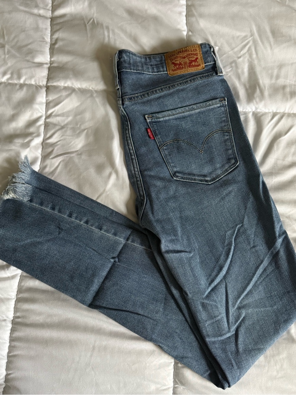 Levi's Light Blue Slim Men's Jeans with Frayed Hem